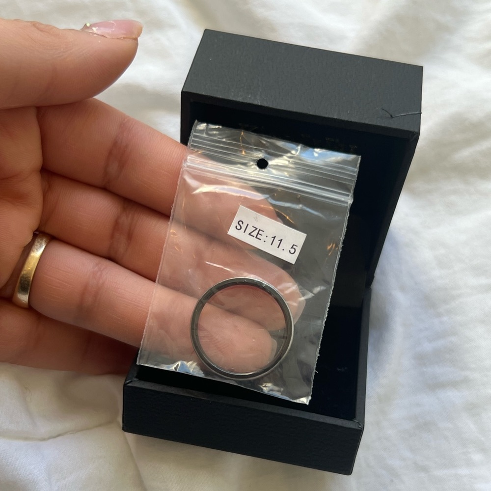 King Will Men’s Wedding Bands | Black | 11.5 - Picture 5 of 6